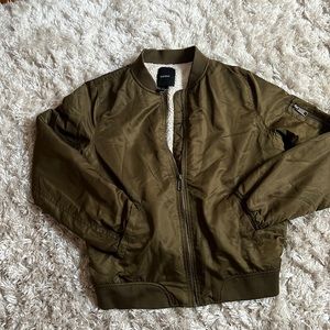 Bomber jacket forever 21 size small